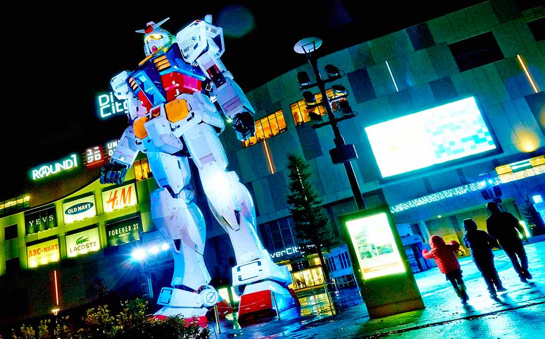 statua di Gundam
