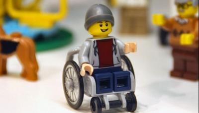 primo minifigure disabile