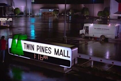 Twin Pines mall