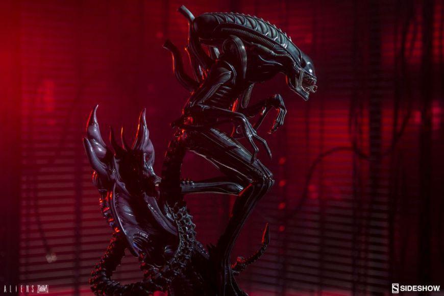 Alien Warrior Sideshow Collectibles