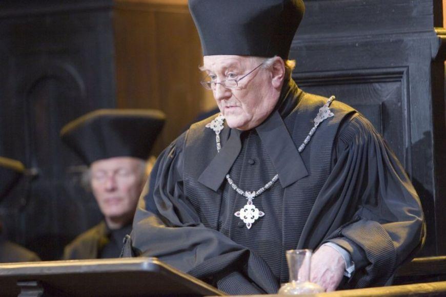 Robert Hardy