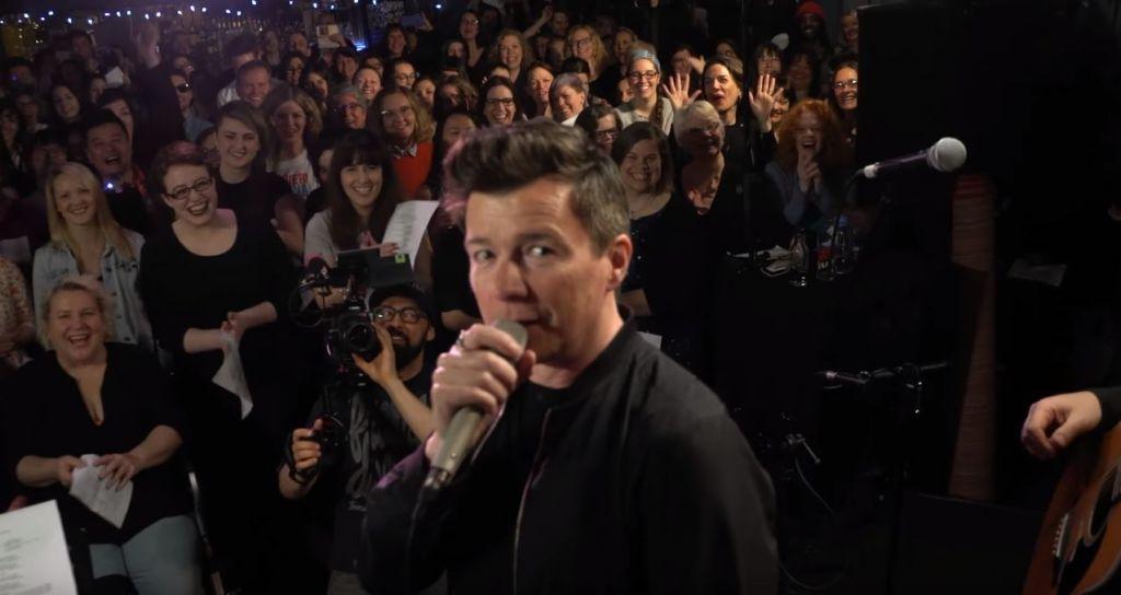 Rick Astley e Choir! Choir! Choir!