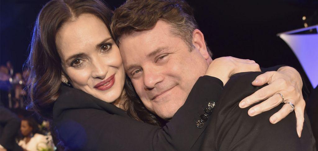 Gli attori di Stranger Things Winona Ryder e Sean Astin