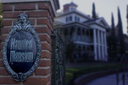 Haunted Mansion Disney Park