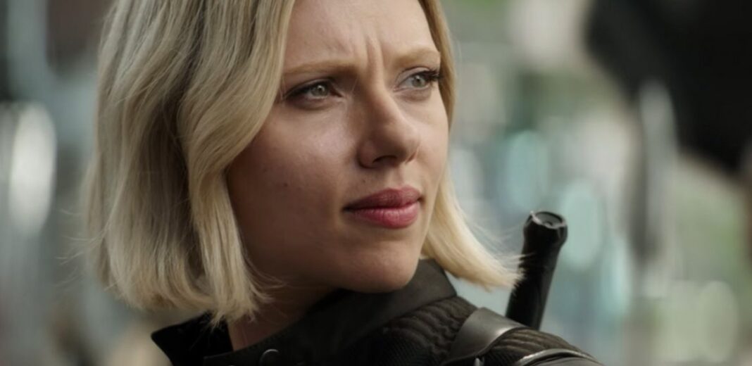 black widow bionda