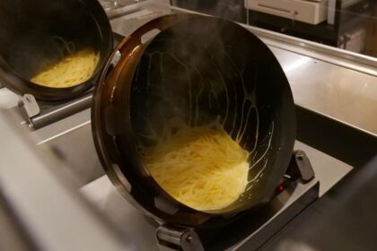 p robo robot cucina spaghetti tokyo