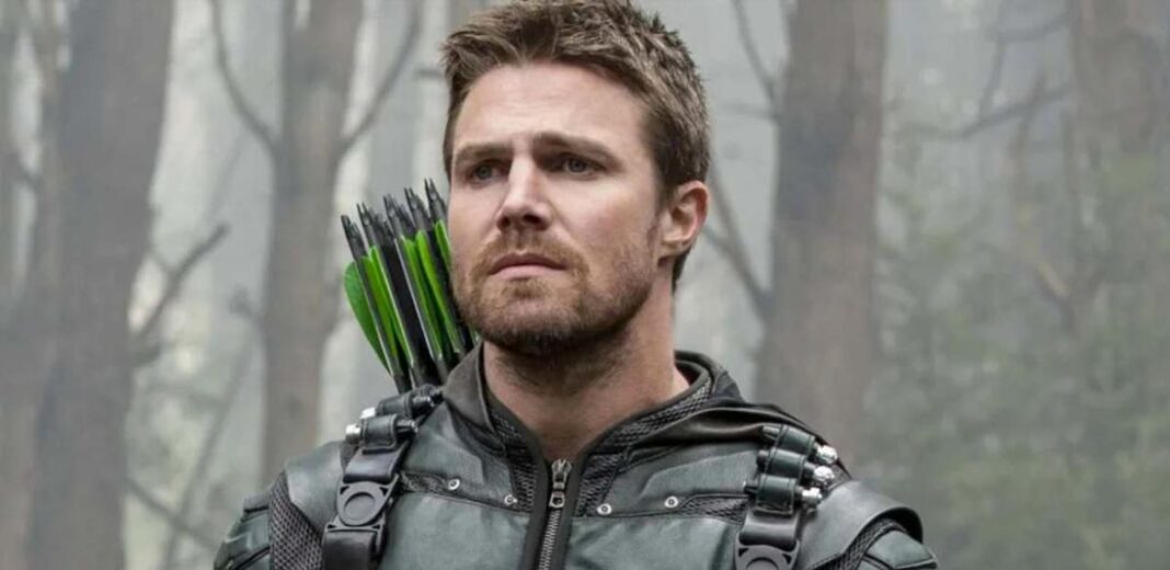 Stephen Amell Green Arrow The Flash
