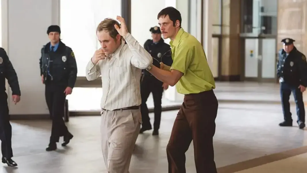 Dead Man’s Wire Bill Skarsgard